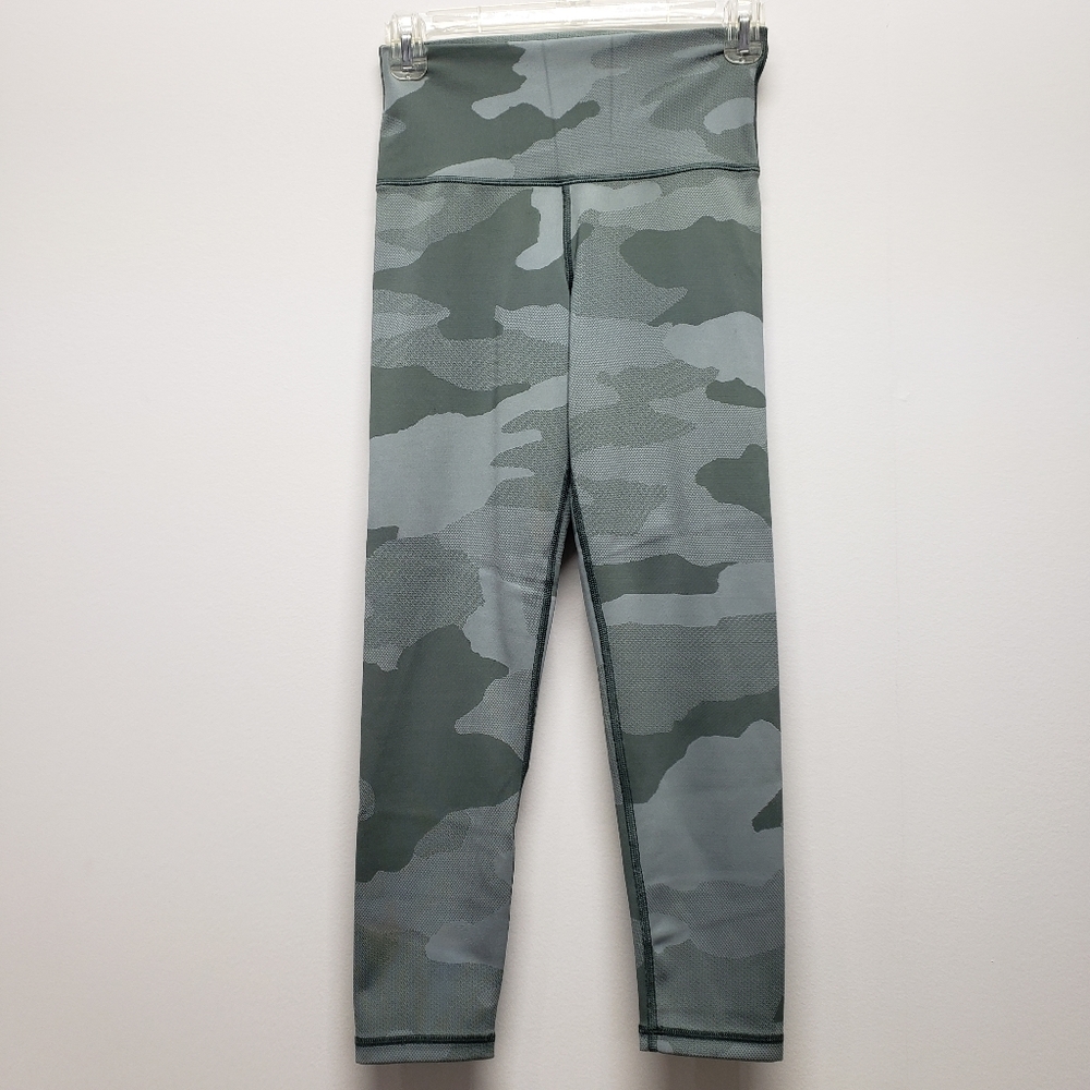 Aerie Chill Play Move Green Camo Leggings Size Medium Athletic Activewear